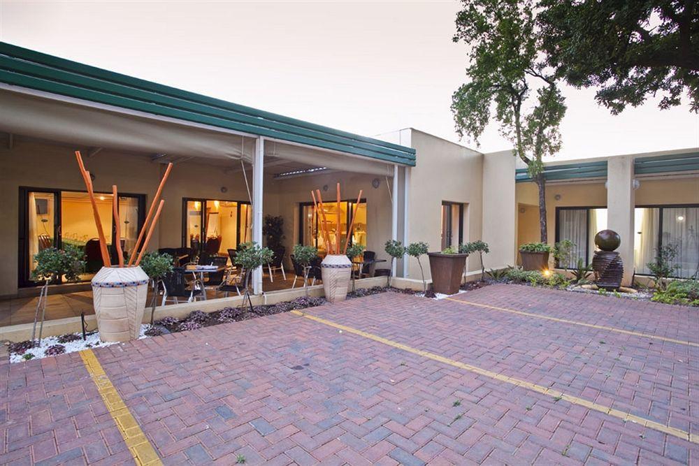 Sentinel Luxury Suite Hotel Pretoria-Noord Esterno foto