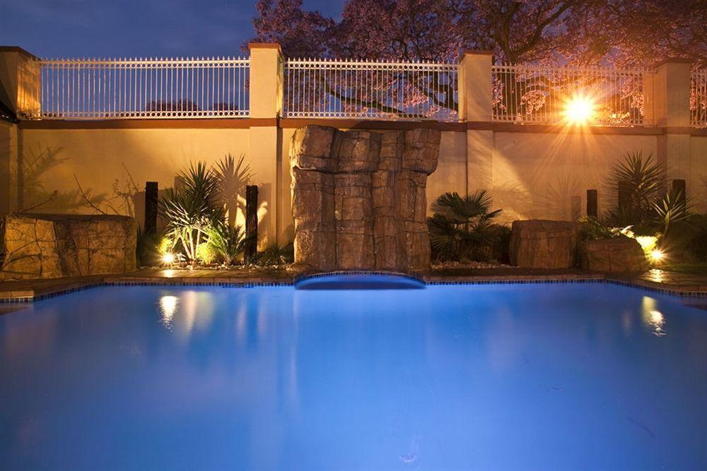 Sentinel Luxury Suite Hotel Pretoria-Noord Esterno foto